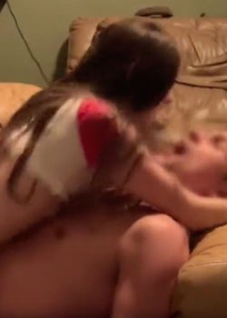 Se coge a su hermana pequeña y hace video. 6