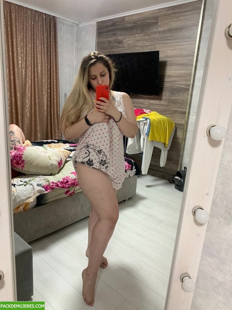 Blanca tetona manda nudes y videos por whatsaap. 2