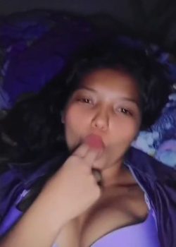 Morenita Panochuda se masturba y hace video. 14