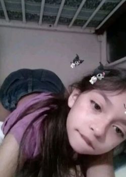 Linda morrita con cara de inocente pero adicta al sexo 13