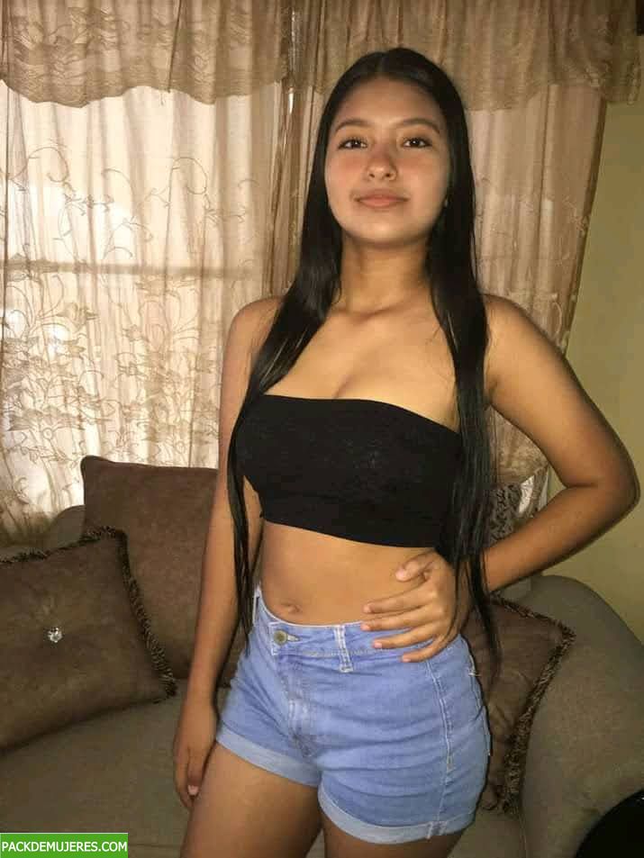 Bella morrita dándose placer bien rico 1