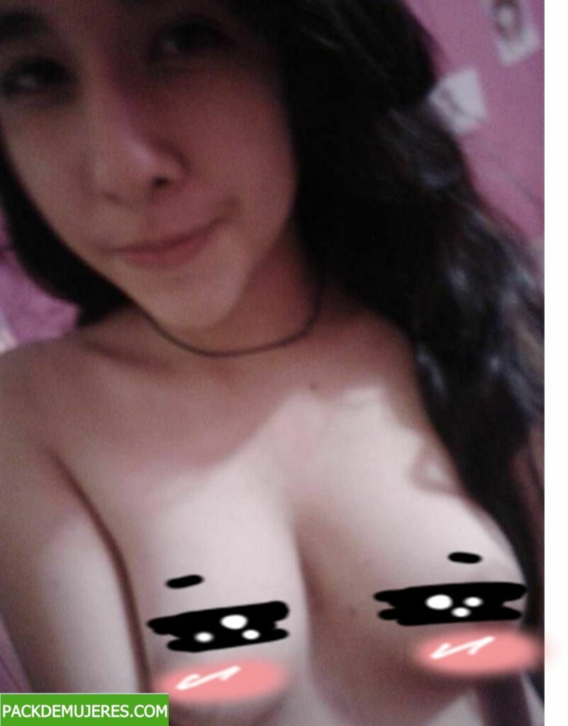 Morrita con deliciosas tetas 1