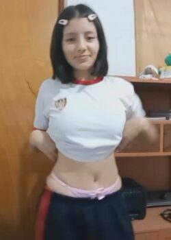 Colegiala tetona hace pack con video ricolino quitándose todo 2