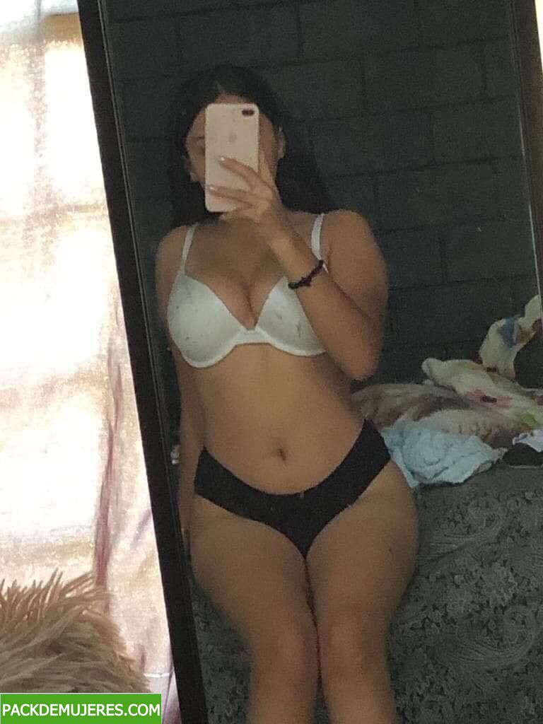 Morenita bien cachonda 1