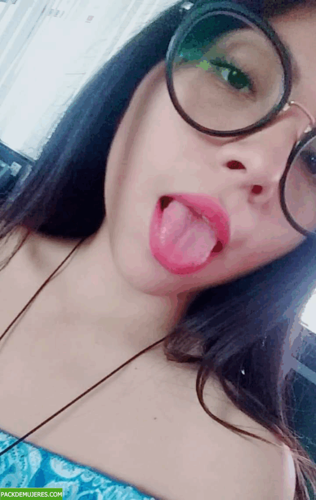 Sarita se pone traviesa y termina mandando pack. 1