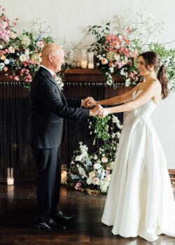 Después de la boda termina en sexo salvaje y en pack riclino. 2