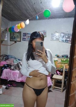 Morenita putitpobre pasa pack jugoso con nudes y videos. 6