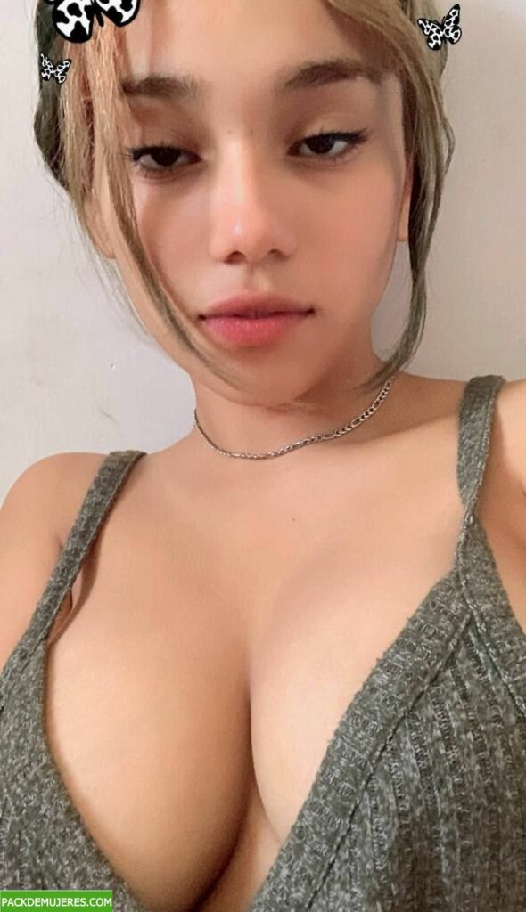 Hermosa adolecente muy caliente cogiendo y turbándose, videos caseros 1