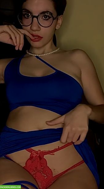 Hermosa morra turbándose y follando 1