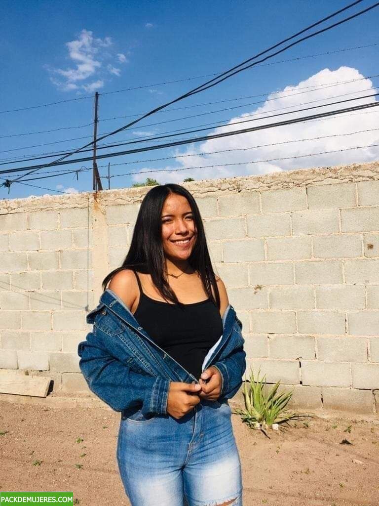 Otra pendejita filtrada por enviar nudes 1