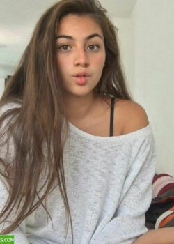 Preciosa morrita tocándose rico varios videos 4