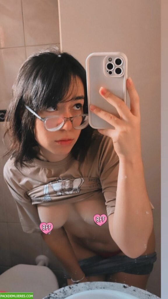 Super putita rica cochando divino en video. 1