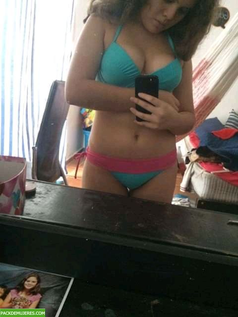 Le filtra pack a la hermana con nudes y videos. 1