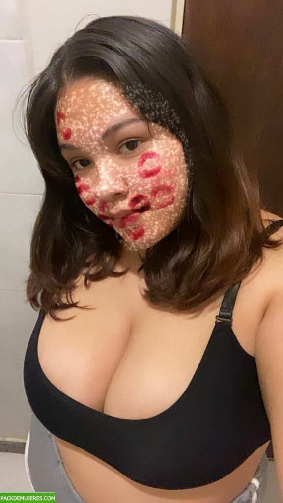 Buenas tetas la de la morra. Videos+ 1