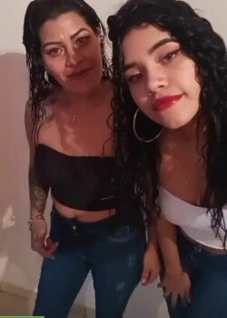 La puta de la madre le gusta masturbarse con la hija y grabar videos. 3