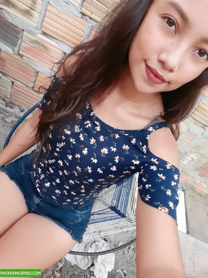 Nenita pasando nudes por chat. 1