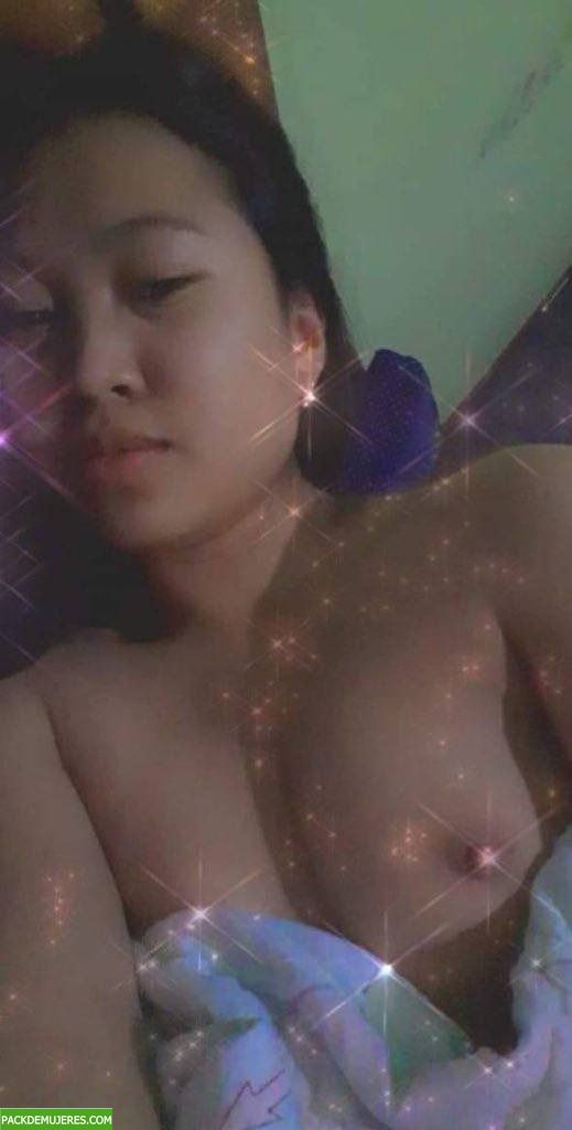 Evelyn morrita cogiendo en videos y tragándosela. 1