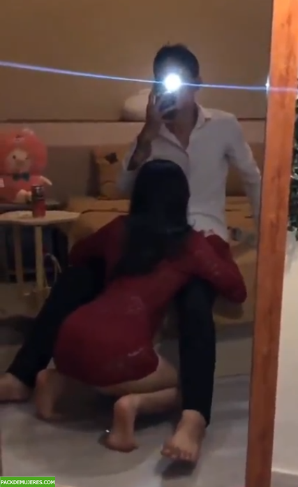 Primos cogen mientras todos se divierten en la fiesta. 1