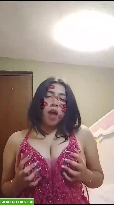Tetas ricas de esta jovencita 1