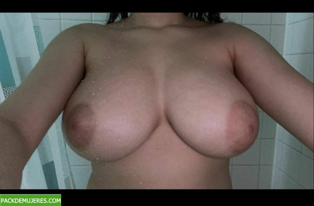 Morra tetona haciendo videos caseros. 1