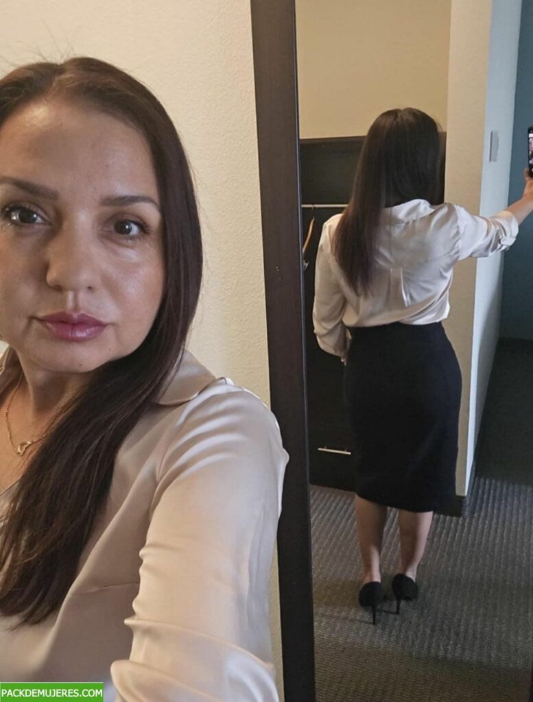 Madurita rica pasandola bien con su cámara. 1