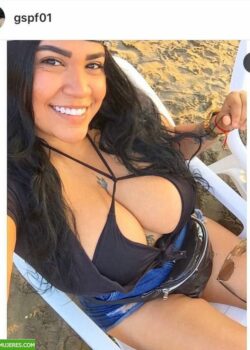 Pack de la tetona Gisell jugando con las chichotas que tiene. 16