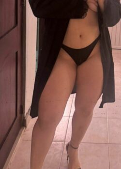 Las nudes que me pasa mi novia para calentarme. 5