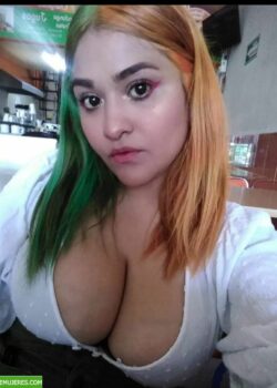 Pack competo de esta putita insana. 5