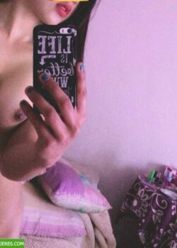 Linda chavita tocándose + fotos 1