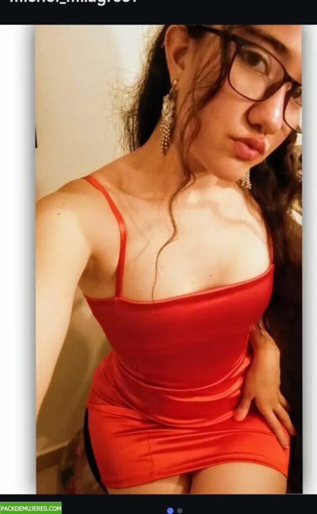 Mi novia culona me regala nudes divinas para sacarme la leche. 1