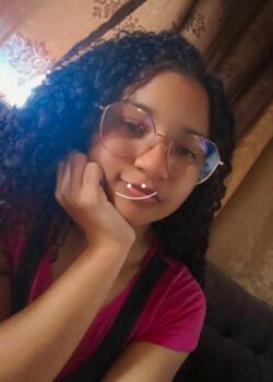 Yesenia morrita ricolina portándose mal. 13