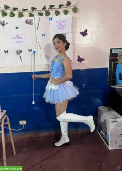 La nenita se le filtran sus fotitos y videos prohibidos. 5